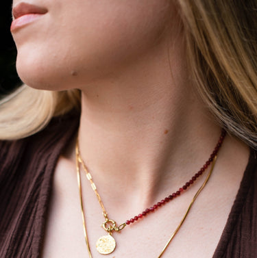 náhrdelník z rubínu, rubínový náhrdelník, šperk s rubínem, rubín náhrdelník, dámský náhrdelník s rubínem
rubínový šperk, náhrdelník z drahého kamene, šperk s významem,
rubín – kámen lásky, ideální dárek pro milovanou ženu, výjimečný dárek z lásky, elegantní šperk s příběhem, narozeninový dárek s rubínem, ruční výroba šperku s drahokamem, náhrdelník s přírodním rubínem, luxusní náhrdelník rubín