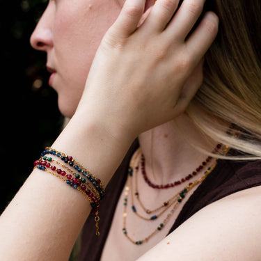 Náramek z modrého safíru