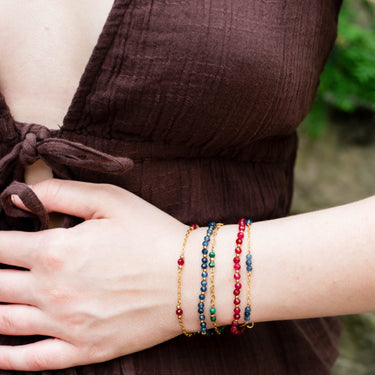 Náramek z modrého safíru