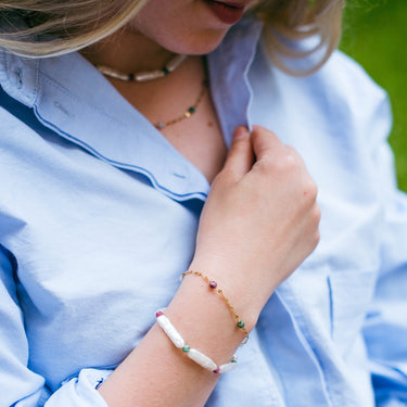 Perlový náhrdelník, Pravy perlový náhrdelník, Perlový náhrdelník bižuterie, Perlový náhrdelník z mořských perel, Perlový náhrdelník choker, perlové šperky, Sladkovodní perly, Mořské perly, Pravé říční perly, Říční perly, Zlaté šperky s perlou, Sladkovodní perly