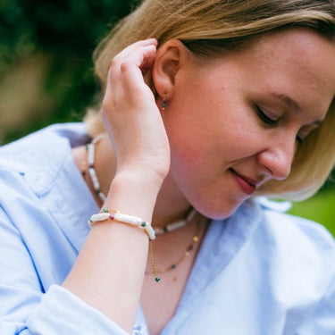 Stříbrný náramek s perlou, Náramek z mořských perel, Náramek z říčních perel, Náramek z pravých perel, Perlový náramek bižuterie, perlový náramek s karabinkou, Perlové šperky, perlový náramek, náramek bílé říční perly, perly, říční perly