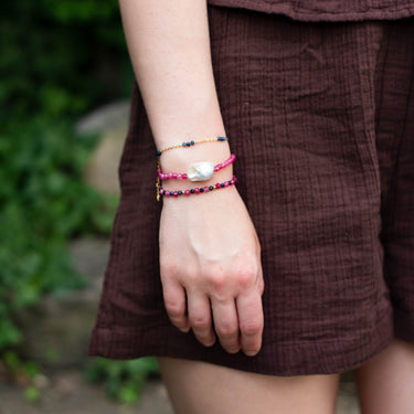 Náramek z růžového turmalínu s perlou