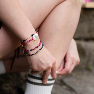 Náramek z růžového turmalínu s perlou