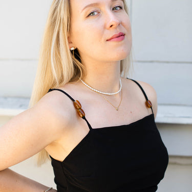 Krátký perlový náhrdelník choker z pravých říčních perel, elegantní šperk pro ženy