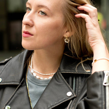 kruhové náušnice, náušnice kruhy, náušnice kroužky, perlové náušnice, Pravé perlové náušnice, Říční perly náušnice, Zlaté perlové náušnice, Náušnice perly visací, Náušnice s mořskou perlou, Náušnice s perlou žluté zlato, perlové náušnice kroužky