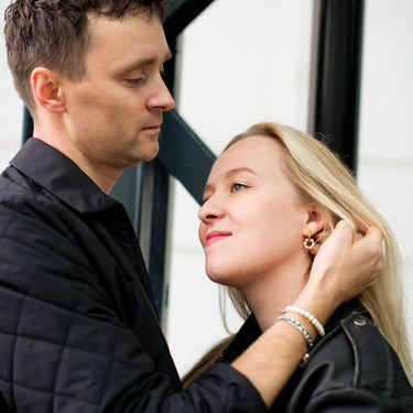 kruhové náušnice, náušnice kruhy, náušnice kroužky, perlové náušnice, Pravé perlové náušnice, Říční perly náušnice, Zlaté perlové náušnice, Náušnice perly visací, Náušnice s mořskou perlou, Náušnice s perlou žluté zlato, perlové náušnice kroužky