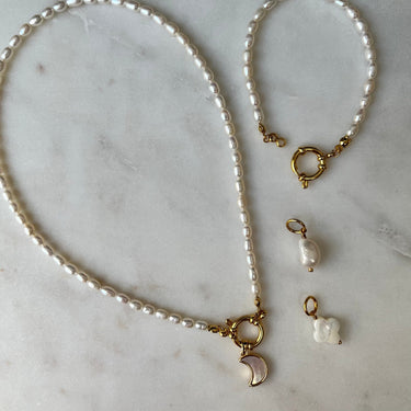 Perlový náhrdelník s karabinkou - MARYRASH