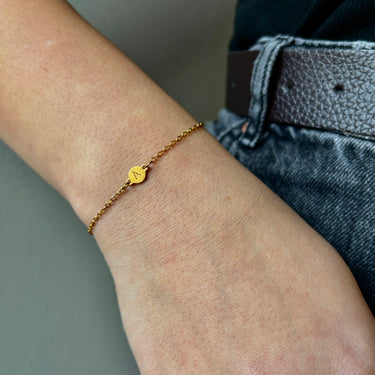 parove naramky, parove naramky se jmeny, parove naramky s inicialami, naramky pro pary, naramky pro nej a pro ni, personalizovane naramky, vanocni darky pro pary, vanocni darek pro pritelkyni, vanocni darek pro pritele, rucni razba sperku, rucne vyrabene naramky, zlate parove naramky, minimalisticke naramky, ceske sperky MARYRASH, sperky s vyznamem, darek z lasky, symbol lasky