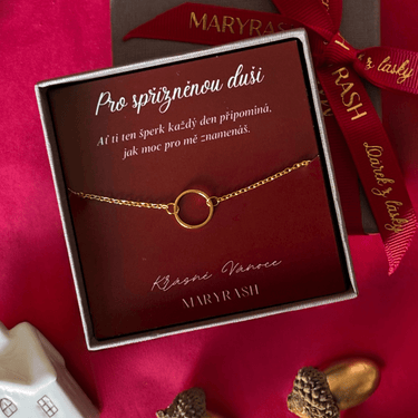 naramek pro kamaradku, naramek pro sestru, naramek pro spriznenou dusi, parove naramky pro kamaradky, naramek s inicialami, personalizovany naramek, vanocni darek pro kamaradku, vanocni darek pro sestru, darek pro nejlepsi kamaradku, darek pro sestru, naramek pratelstvi, naramek s rucni razbou, cesky sperk, sperky MARYRASH, vanocni limitovana edice sperku, darkove baleni MARYRASH, naramek s pismeny, sperk s pribehom, darek z lasky, originalni darek pro zeny