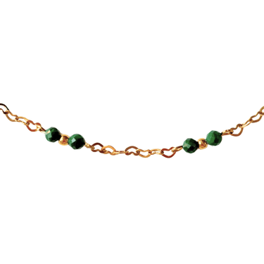 náhrdelník z malachitu
malachitový náhrdelník
náhrdelník s malachitem
šperk z malachitu
dámský náhrdelník malachit
malachit šperk
zelený náhrdelník s kamenem
přírodní malachit náhrdelník
učně vyráběný náhrdelník z malachitu
náhrdelník s broušeným zeleným kamenem
malachitový šperk s významem
šperk z přírodního malachitu
originální náhrdelník s malachitem
malachit – kámen transformace a ochrany
šperk s významem
zelený kámen klidu a harmonie
luxusní šperk z přírodního kamene
šperk pro ženu, která miluje přírod