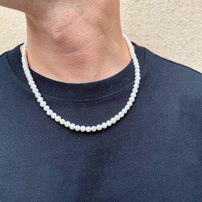 Šperky muži perla říční, Perla pro muže, Perlový náhrdelník pro může, Perlové náhrdelníky pro muže, Pánské perly na krk, Panský perlový náhrdelník, Panský pravý perlový náhrdelník, Perlový náhrdelník bižuterie, Perlový náhrdelník z mořských perel, Perlový náhrdelník choker, perlové šperky, Sladkovodní perly, Mořské perly, Pravé říční perly, Říční perly, Zlaté šperky s perlou, Sladkovodní perly, Pánské náhrdelníky, pánské šperky, pánský náhrdelník